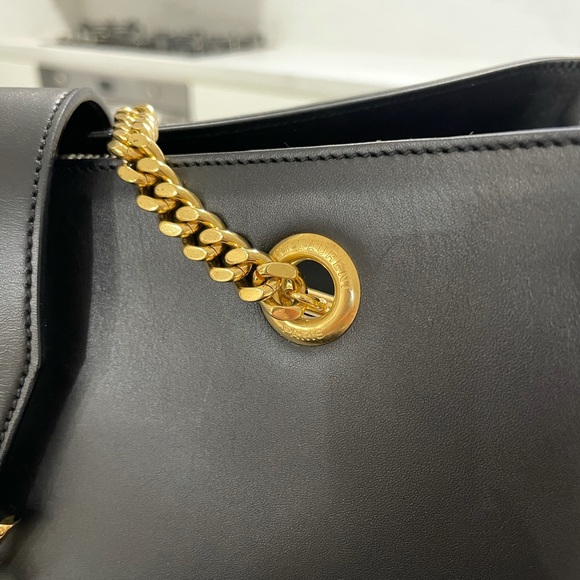 Saint Laurent Classic Monogramme Large Satchel - Picture 4 of 9